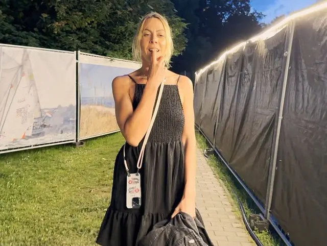 Vorschau aus Creampie: OMG!! Fremden Typ auf dem Volksfest verführt!! Mitten im Regen besamt !!
